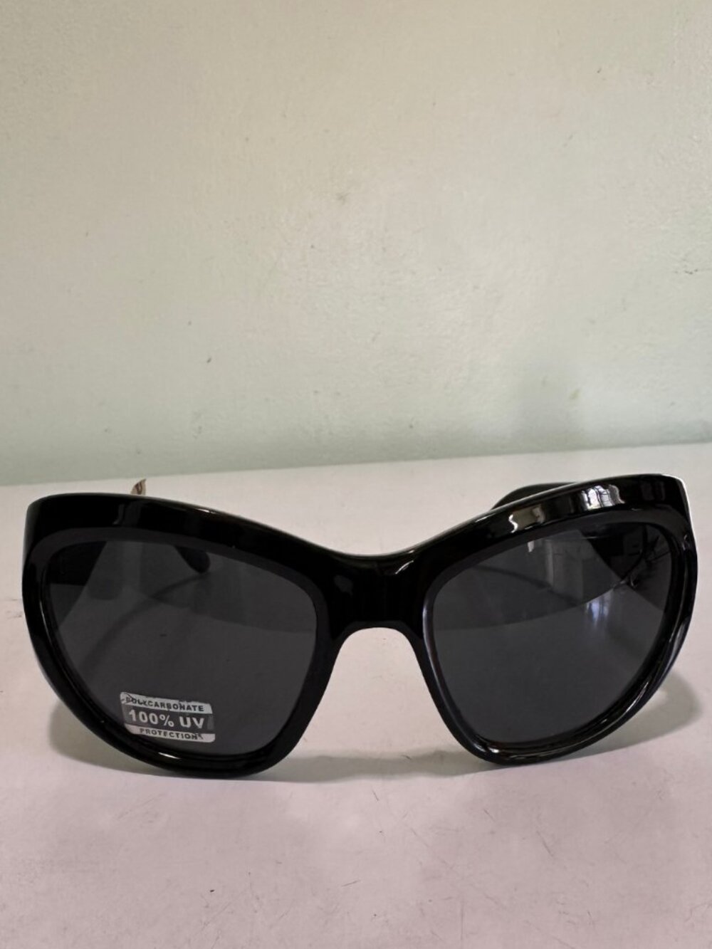 Oval black Suunglasses - Picture 2 of 3